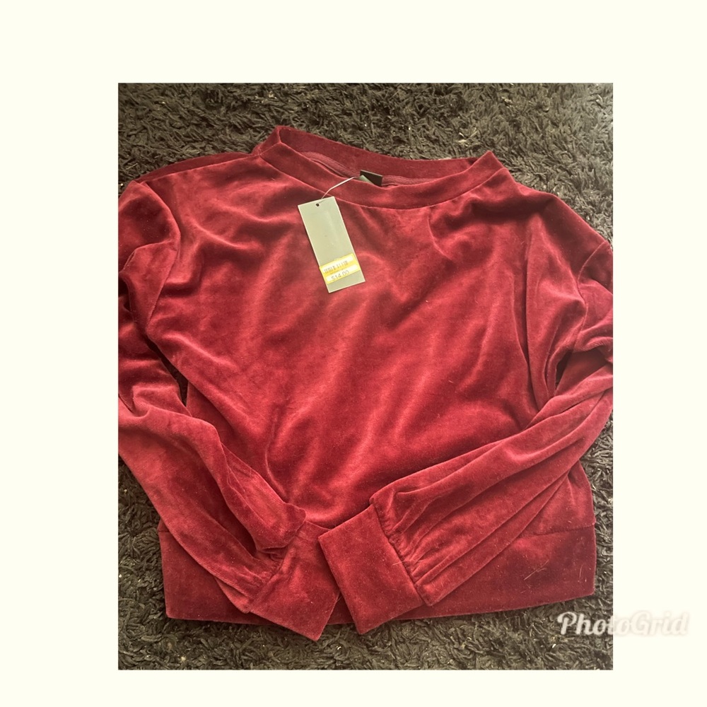 New with tags wild fable velour sweatshirt